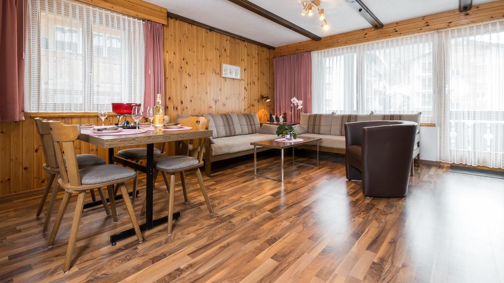 Haus Alba Lägenhet Saas-Almagell Rum bild