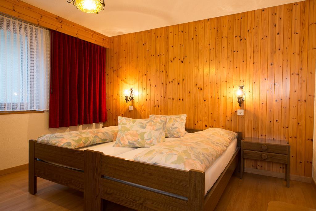 Haus Alba Lägenhet Saas-Almagell Rum bild
